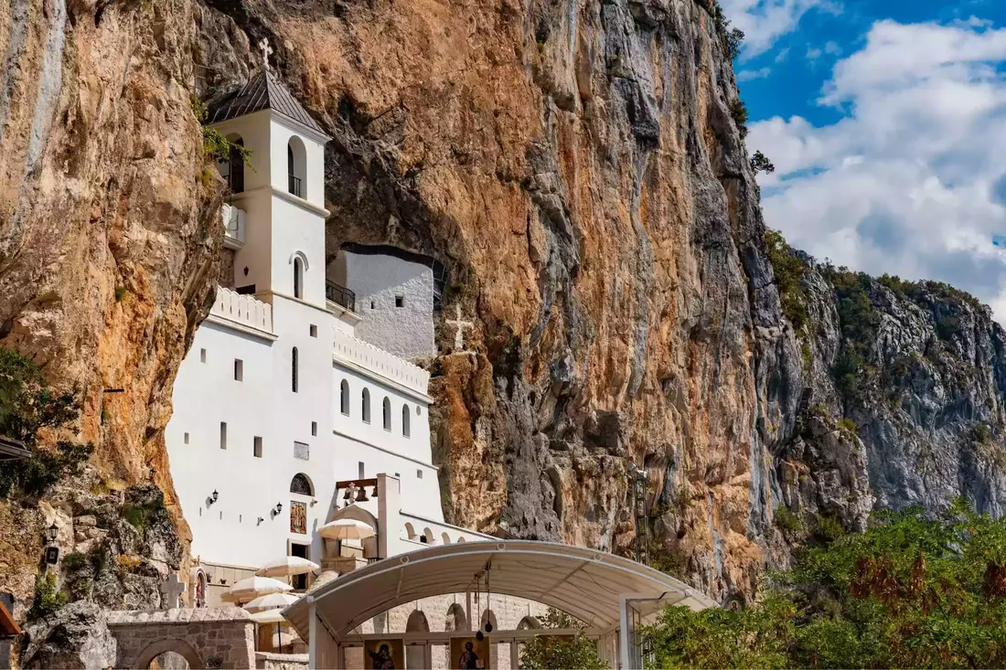 Manastir Ostrog u Crnoj Gori